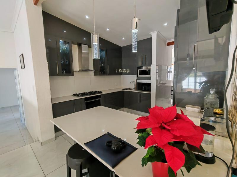 5 Bedroom Property for Sale in Welgelegen Western Cape